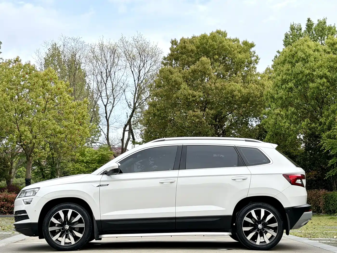Škoda Karoq 2019 TSI280 Smart Drive Luxury Edition China VI фото 4