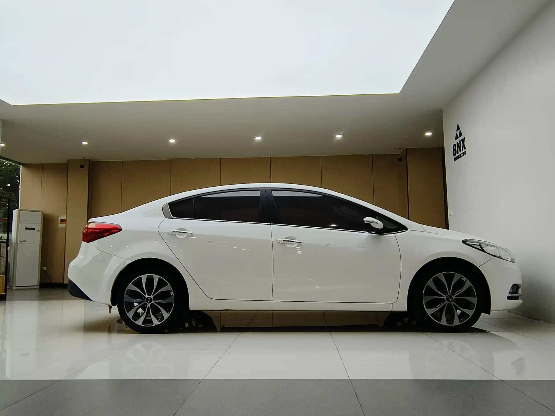 Фото 3 - Kia K3