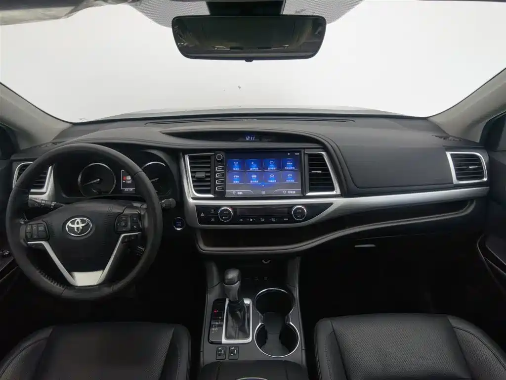 TOYOTA HIGHLANDER