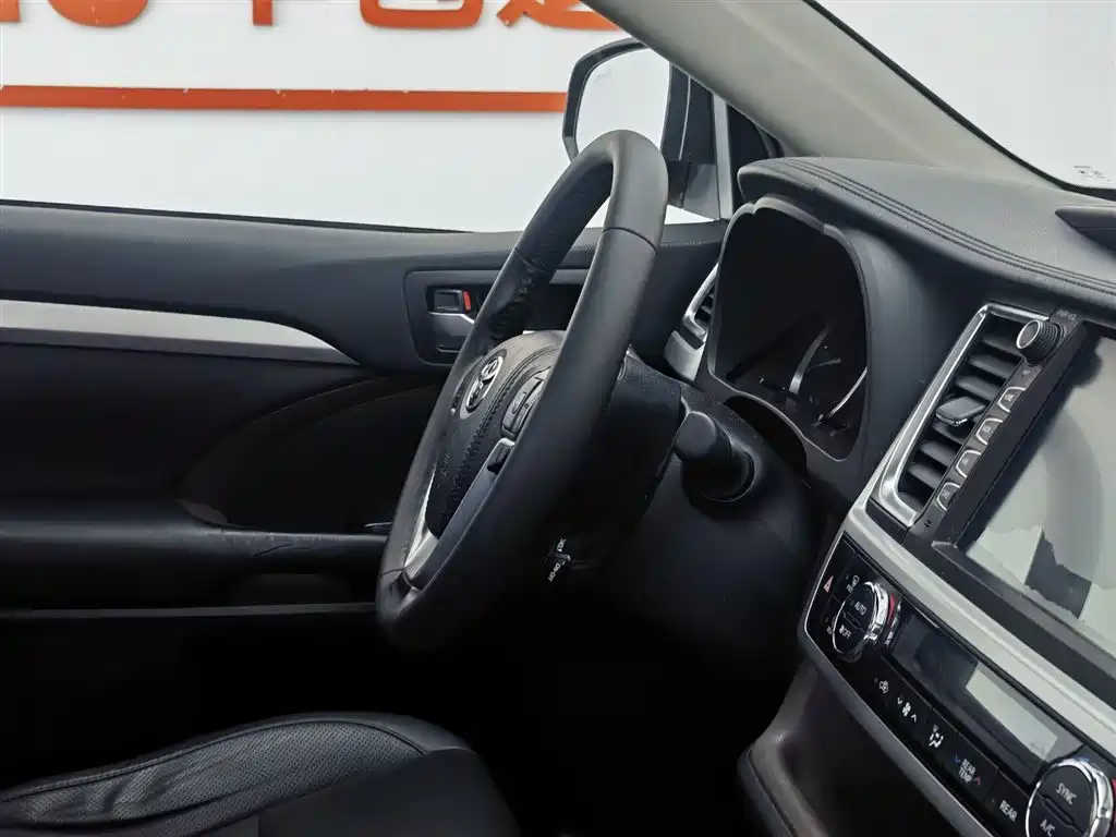 Toyota Highlander 2018 2.0T 4WD Luxury 7-seater China VI фото 22