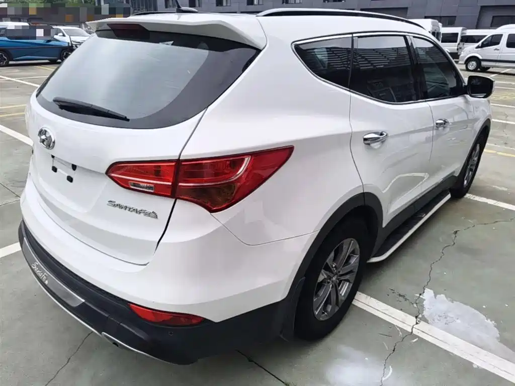 Hyundai Santa Fe 2015 2.4L Automatic 2WD Smart 5-seater фото 7
