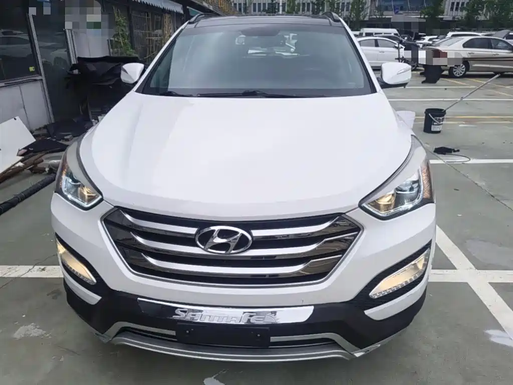 Hyundai Santa Fe 2015 2.4L Automatic 2WD Smart 5-seater фото 3