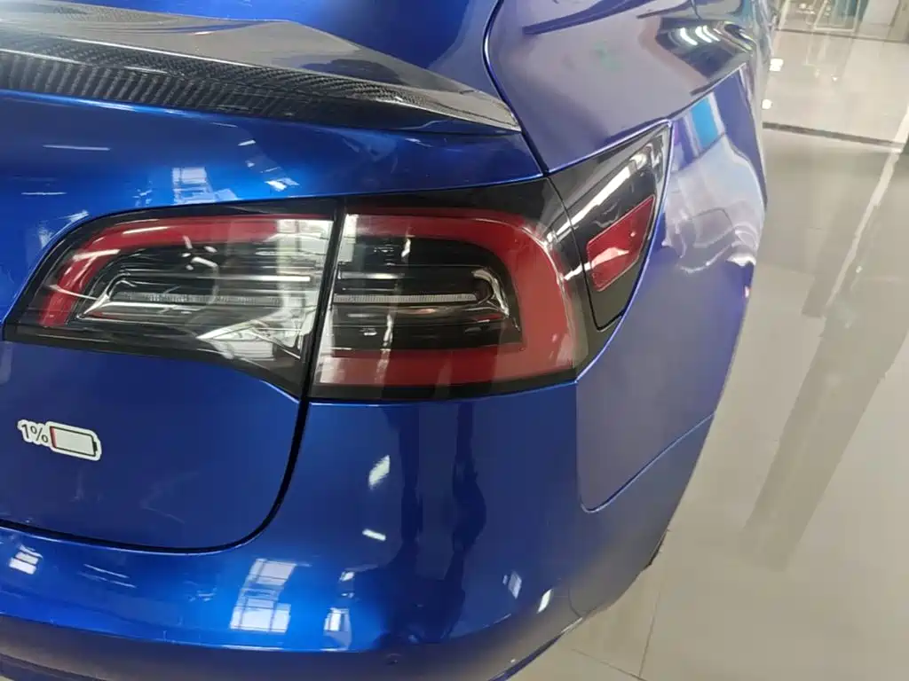 Фото 8 - Tesla Model 3