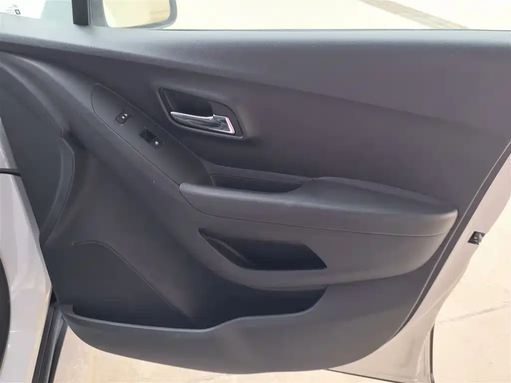 Chevrolet Trax 2014 1.4T Automatic 2WD Comfort фото 12