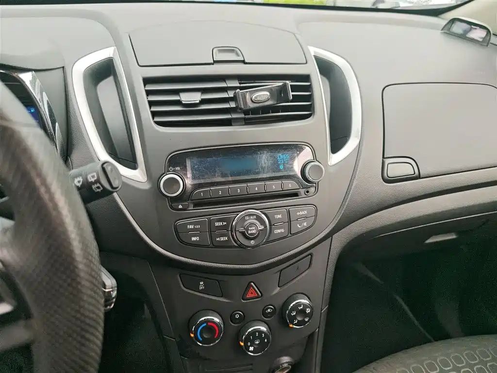 Chevrolet Trax 2014 1.4T Automatic 2WD Comfort фото 6