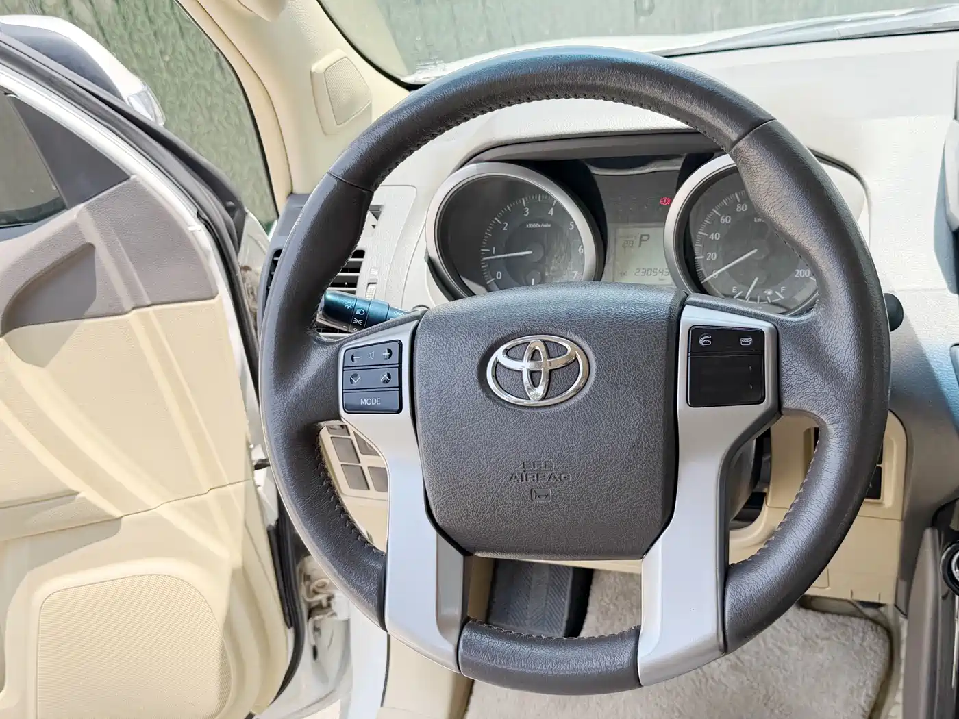 Toyota Prado (Import) 2014 2.7L Automatic Standard Edition фото 12