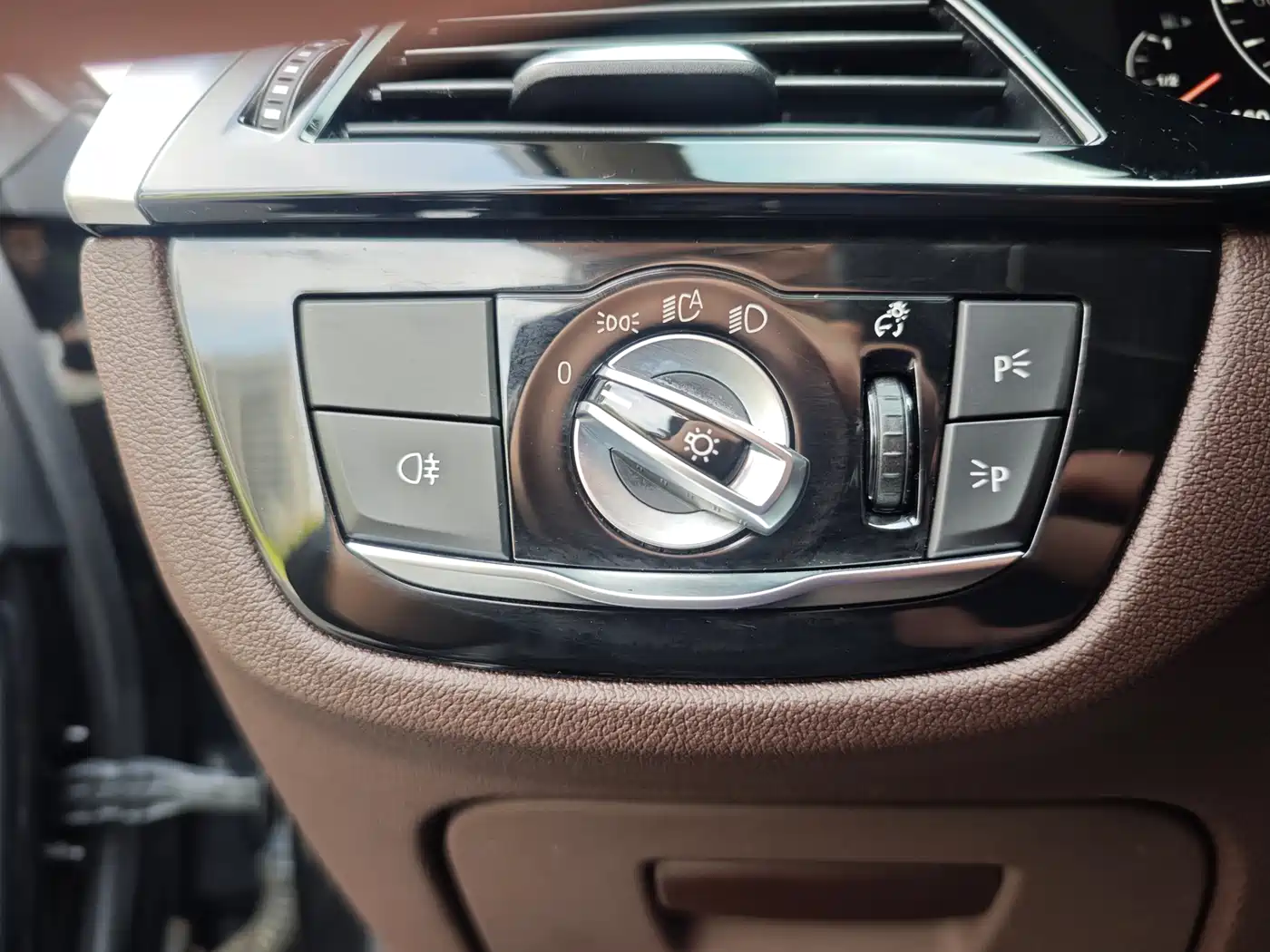 BMW 5 Series 2019 Facelift 530Li xDrive Luxury Package фото 13