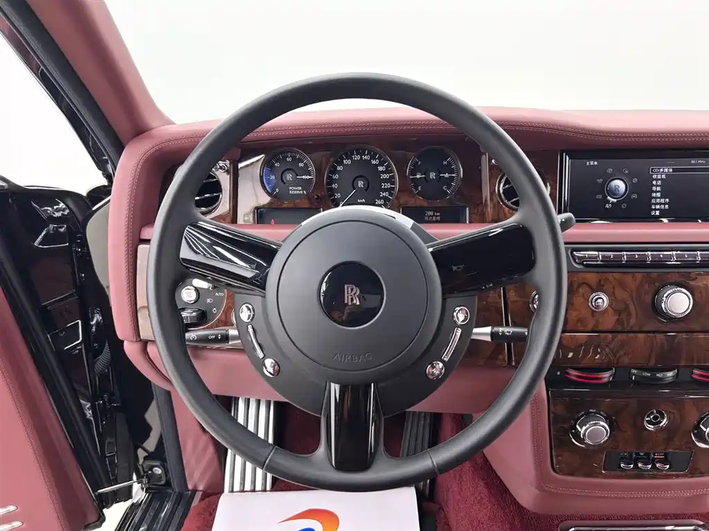 Фото 17 - Rolls-Royce Phantom