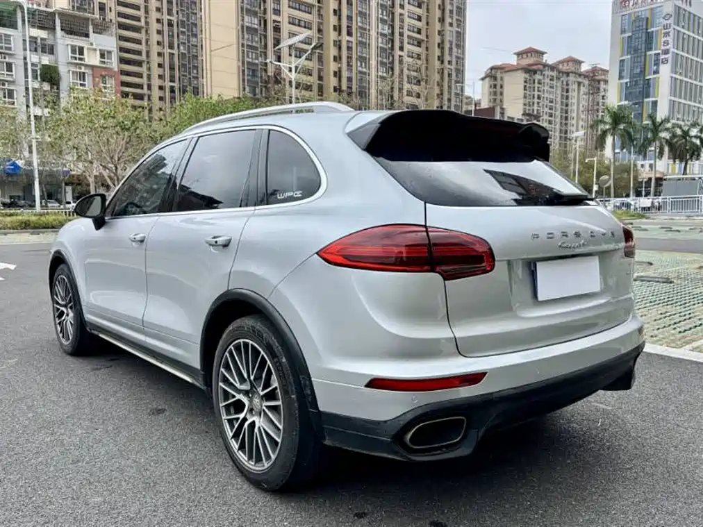 Porsche Cayenne 2011 Cayenne S 4.8L фото 7