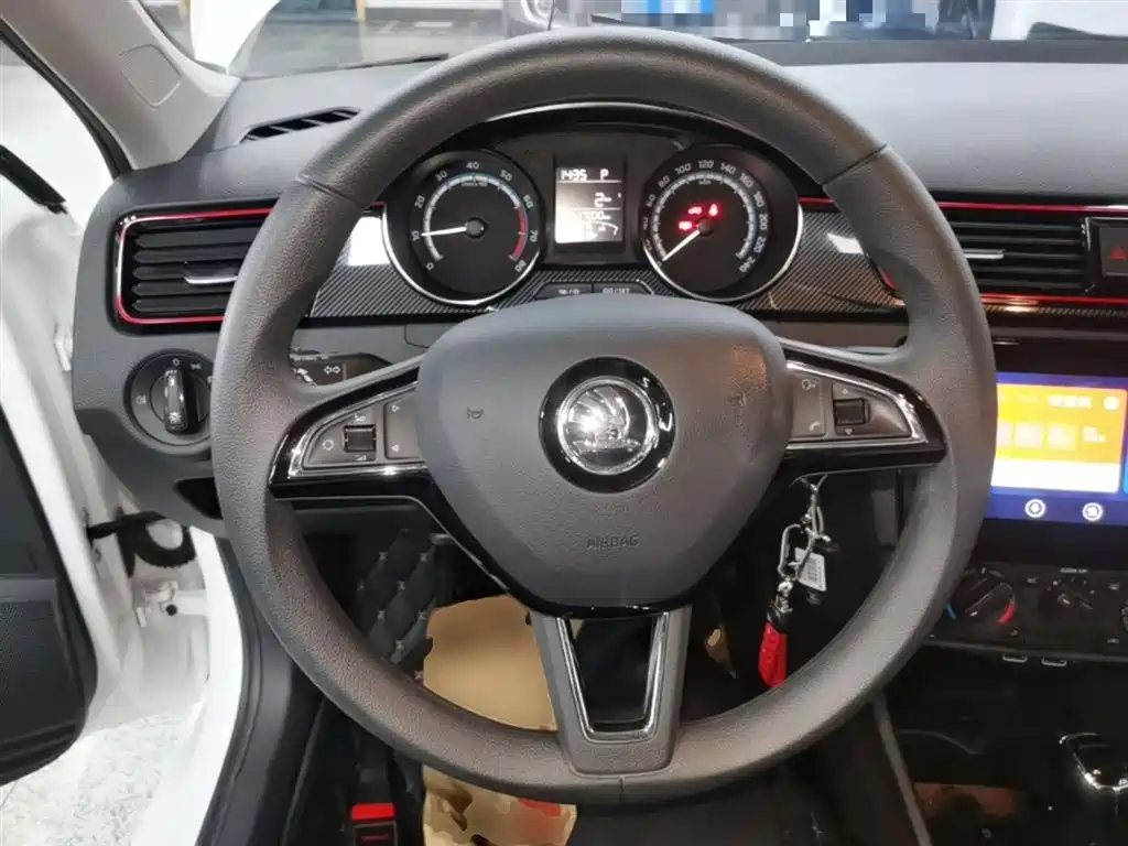 Škoda Skoda Rapid Spaceback 2020 1.5L Auto Comfort фото 11