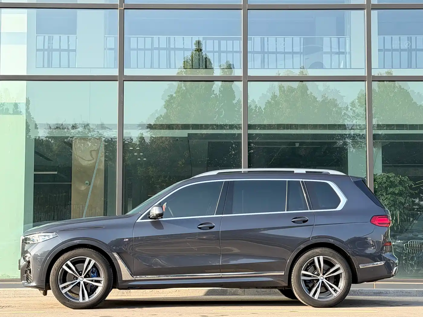 BMW X7 2020 xDrive40i Premium M Sport Package фото 3