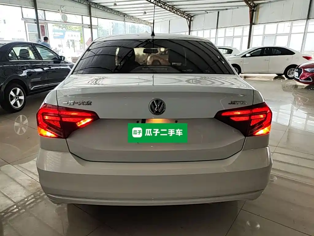 Volkswagen Jetta 2017 1.4L Manual Fashion фото 6