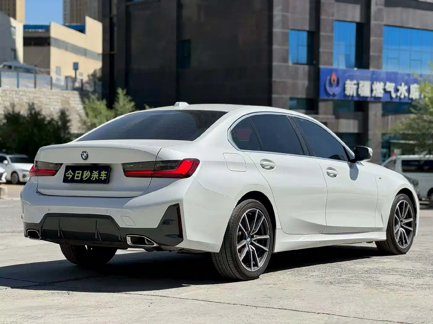 BMW 3 Series 2024 320i M Sport Package фото 9