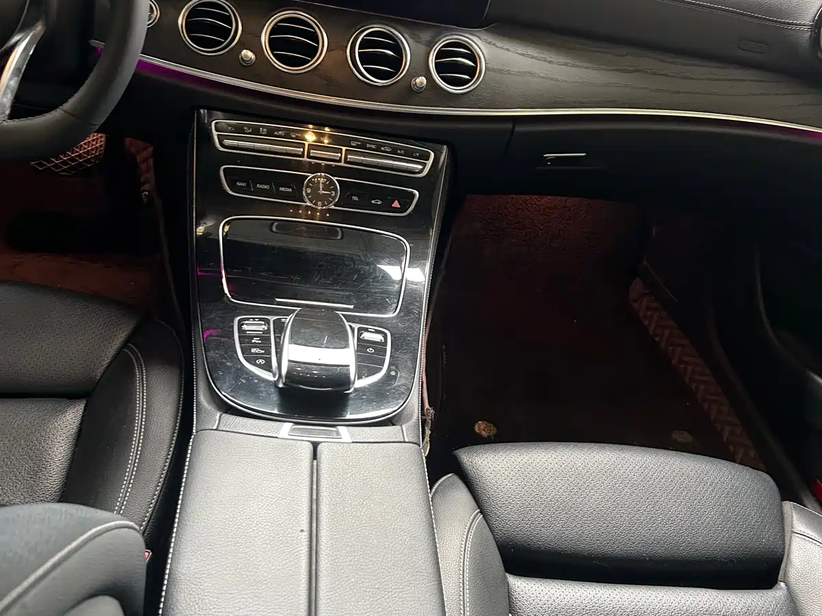 Mercedes-Benz E-Class 2016 E 200 L Sport Type фото 12