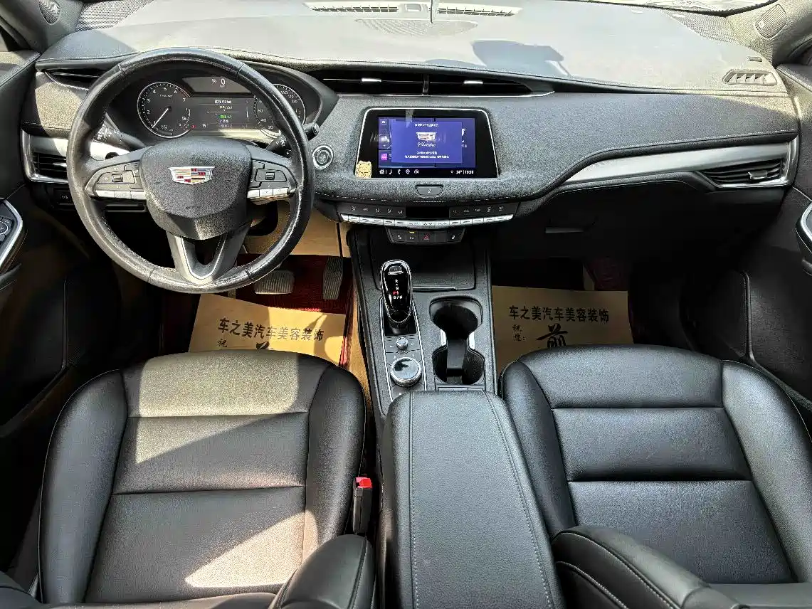 Cadillac XT4 2021 28T FWD Premium Edition фото 4
