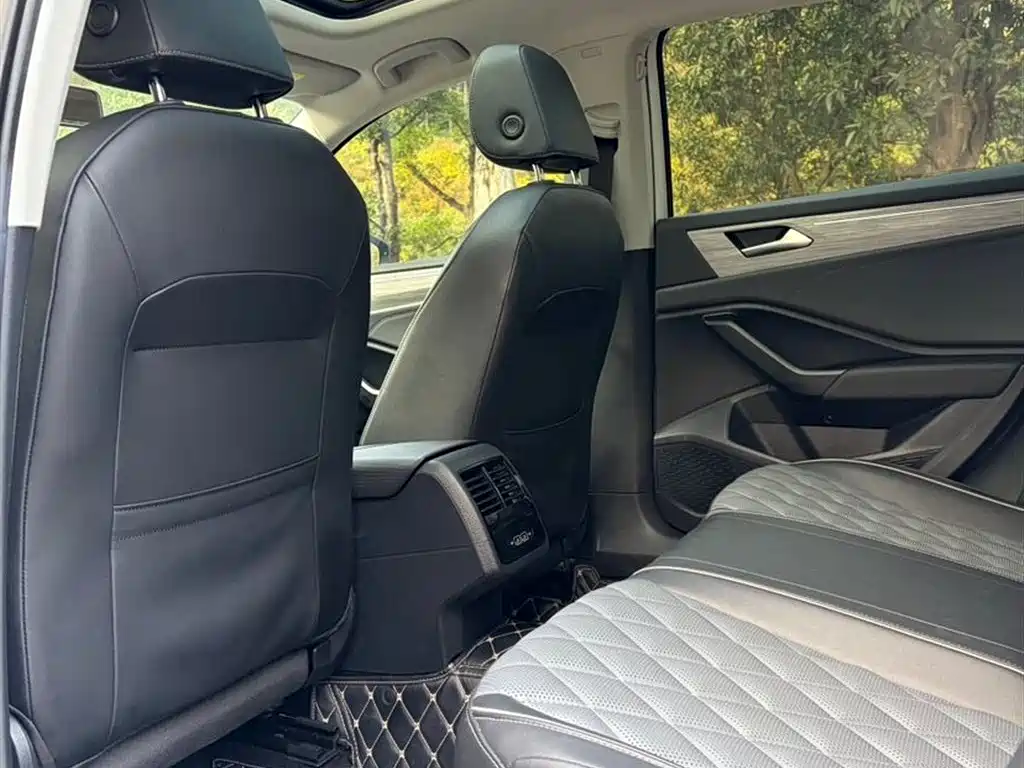 Volkswagen Sagitar 2023 Model Year 280TSI DSG Surpass Edition фото 6
