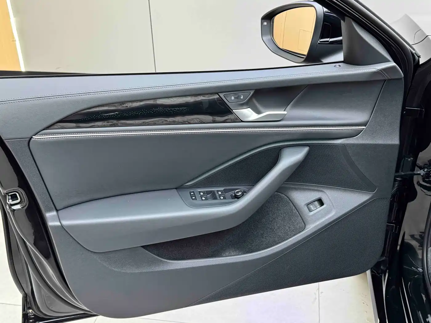 Volkswagen Magotan 2024 380TSI DSG Luxury Edition (Daimai Package) фото 6