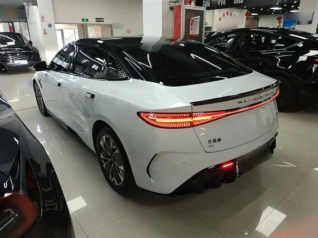BYD Seal 2022 550km Standard Range RWD Premium фото 5