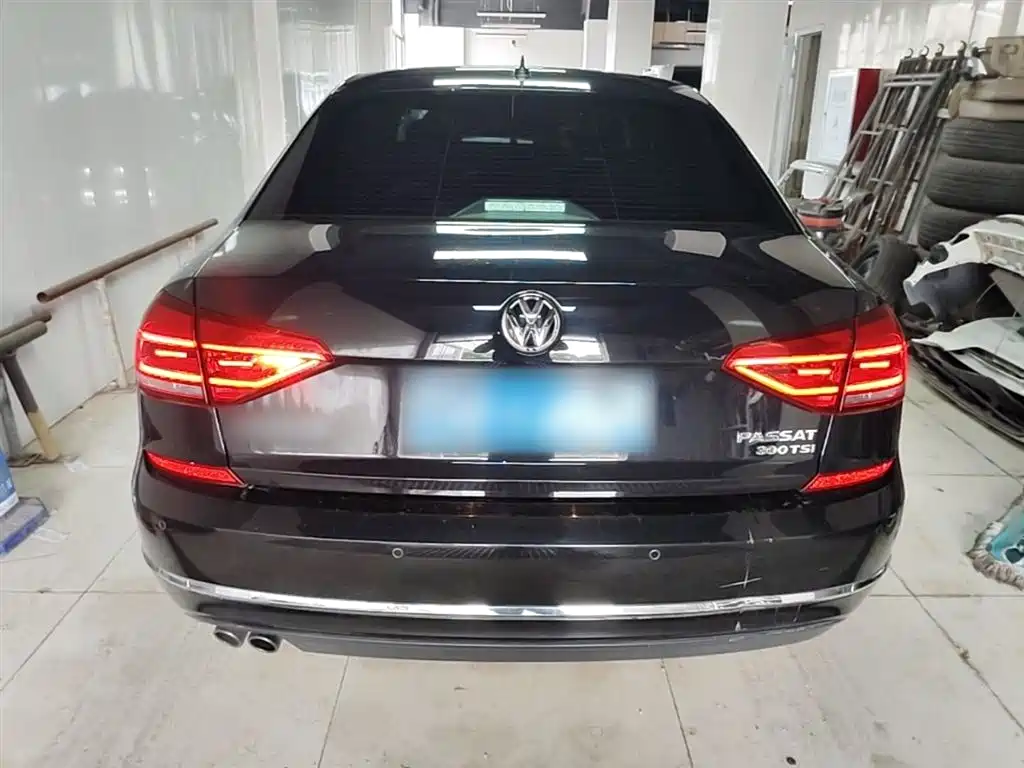 Volkswagen Passat 2017 330TSI DSG Prestige фото 6