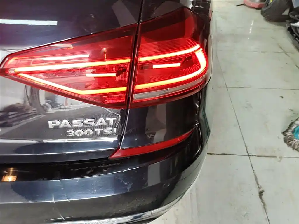 Volkswagen Passat 2017 330TSI DSG Prestige фото 8