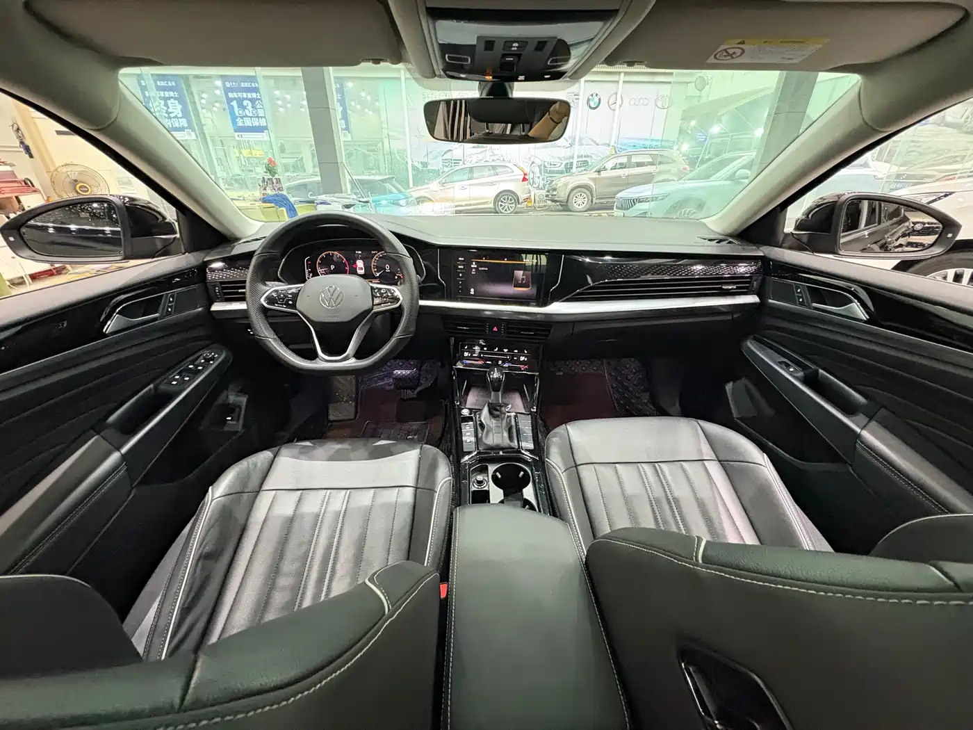 Volkswagen Passat 2023 330TSI Starlight Elite Edition фото 17