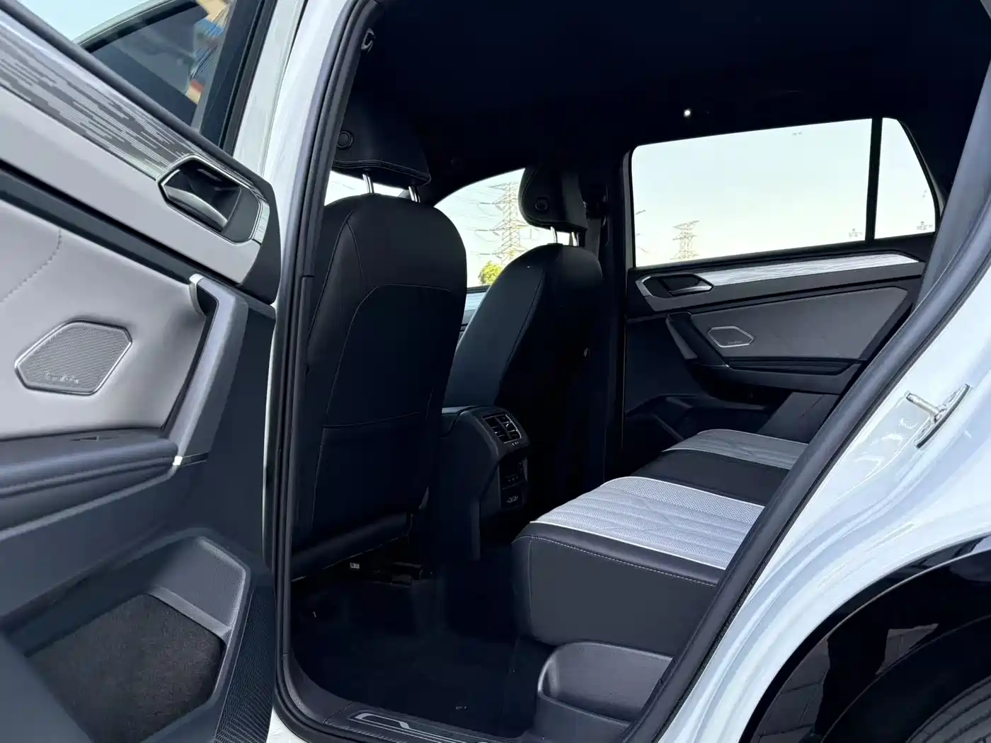 Volkswagen Tayron 2023 Facelift 380TSI 4WD R-Line High Performance Edition фото 6