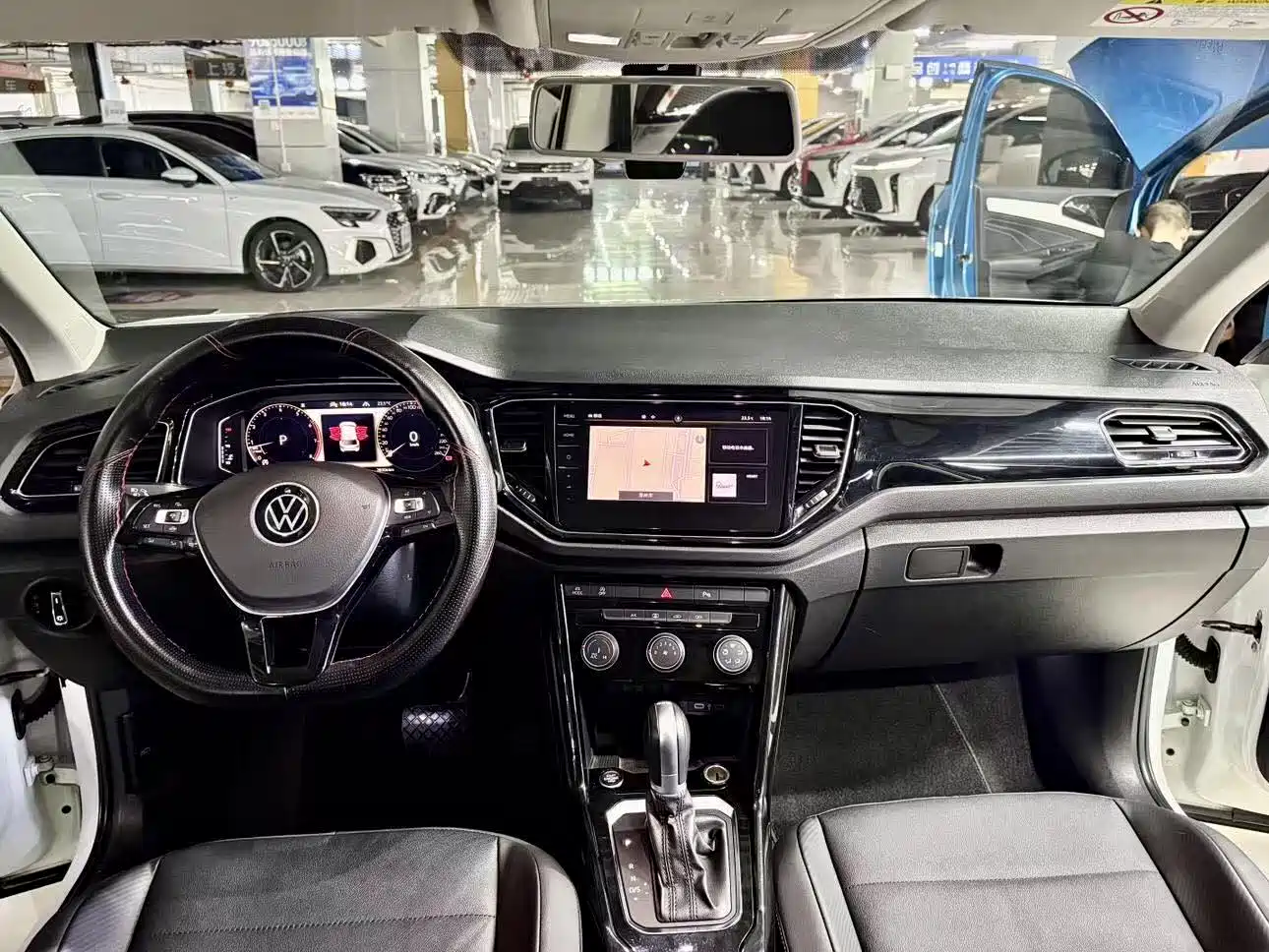 Volkswagen T-ROC 2022 280TSI DSG 2WD Comfort PLUS фото 4
