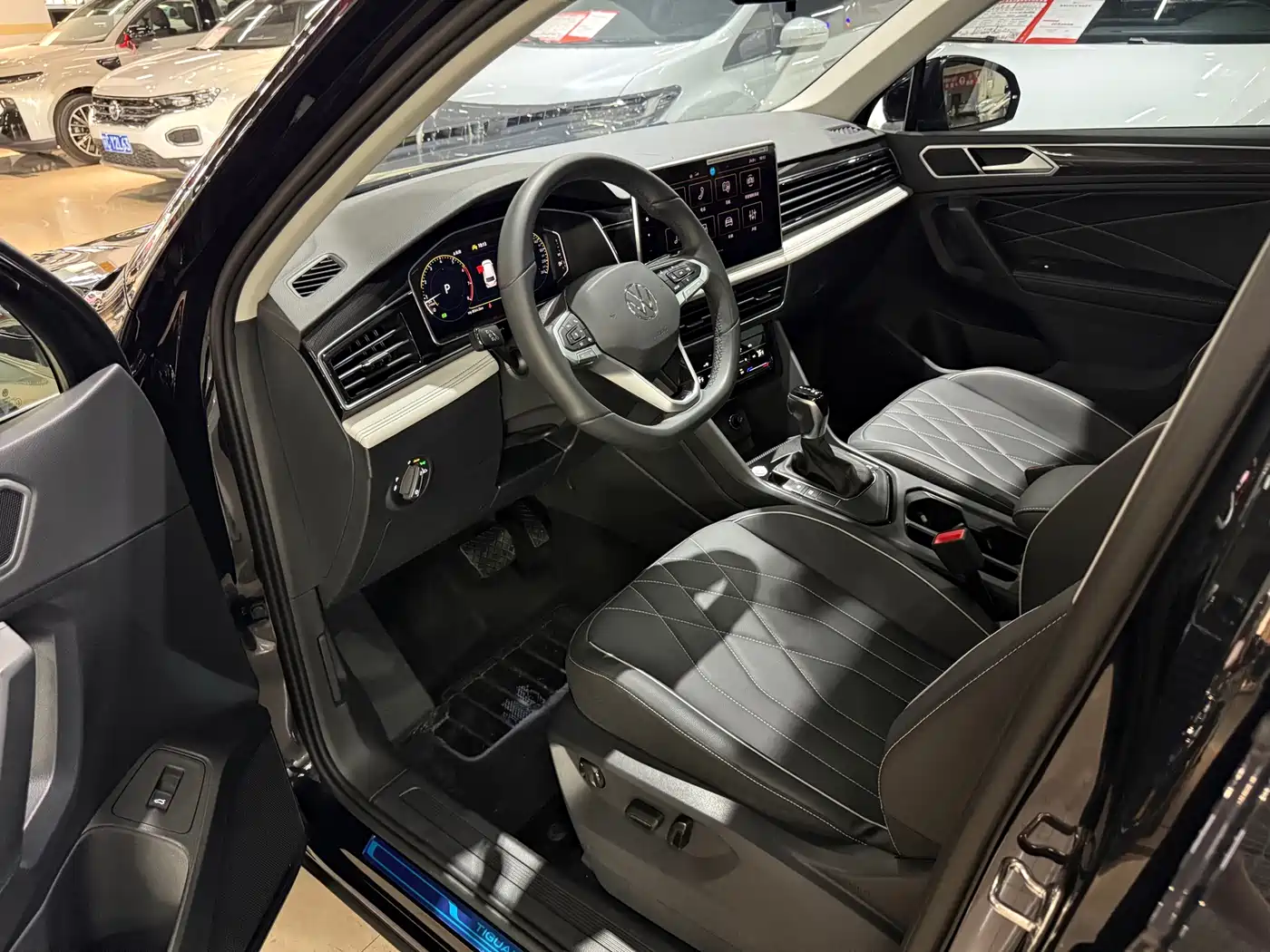 Volkswagen Tiguan L 2025 2025 Model 300TSI Auto 2WD Dragon Edition
