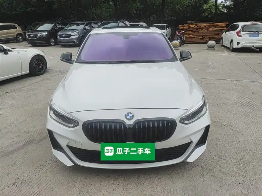 BMW 1 Series 2022 125i M Sport Shadow Edition фото 3