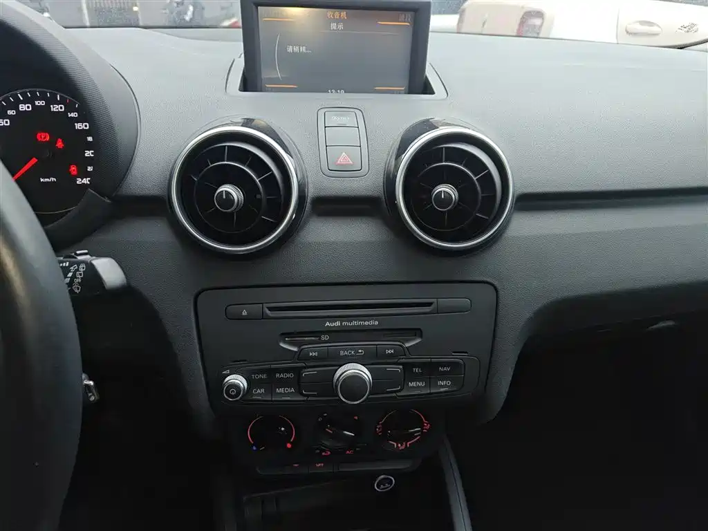 Audi A1 2014 30 TFSI Sportback Fashion фото 9