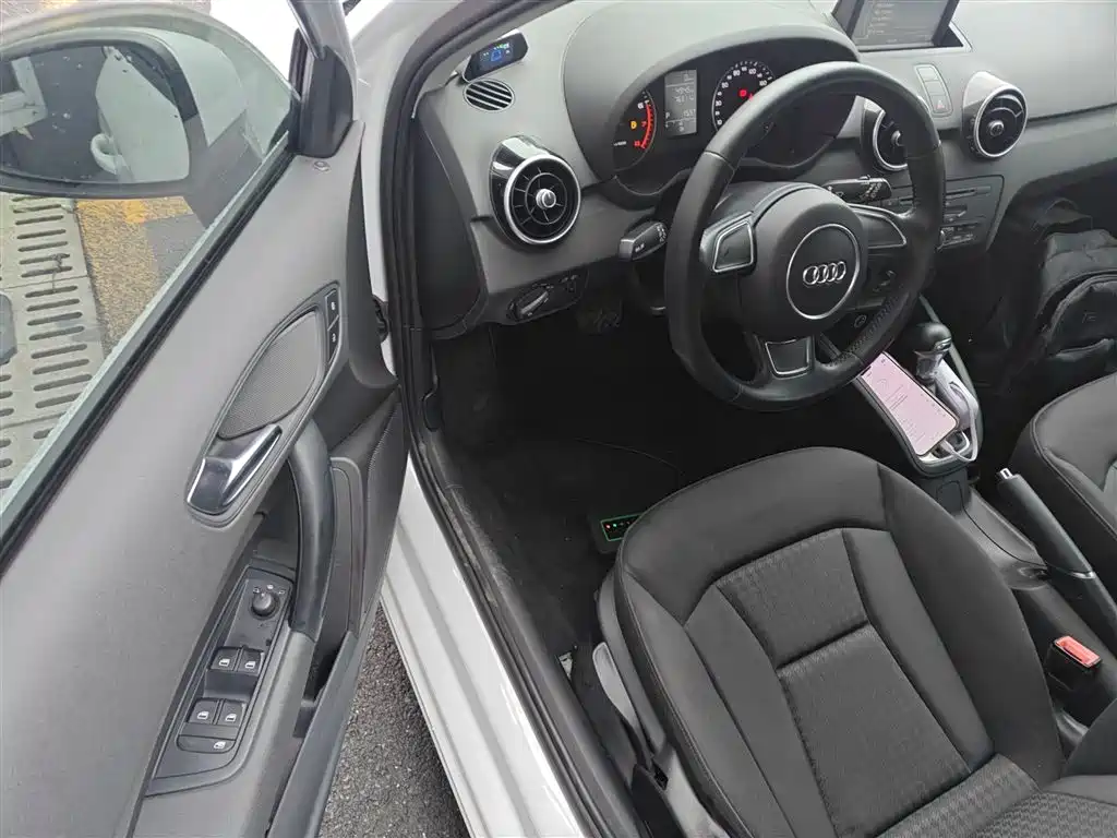Audi A1 2014 30 TFSI Sportback Fashion фото 12