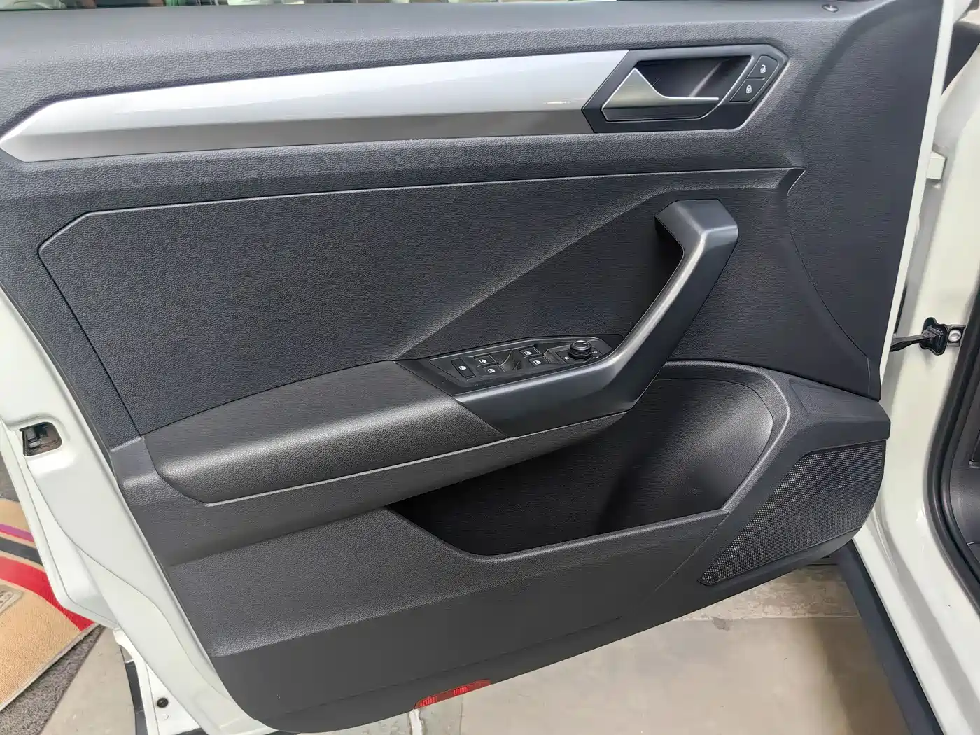 Volkswagen T-ROC 2018 280TSI DSG 2WD Progressive (China V) фото 3