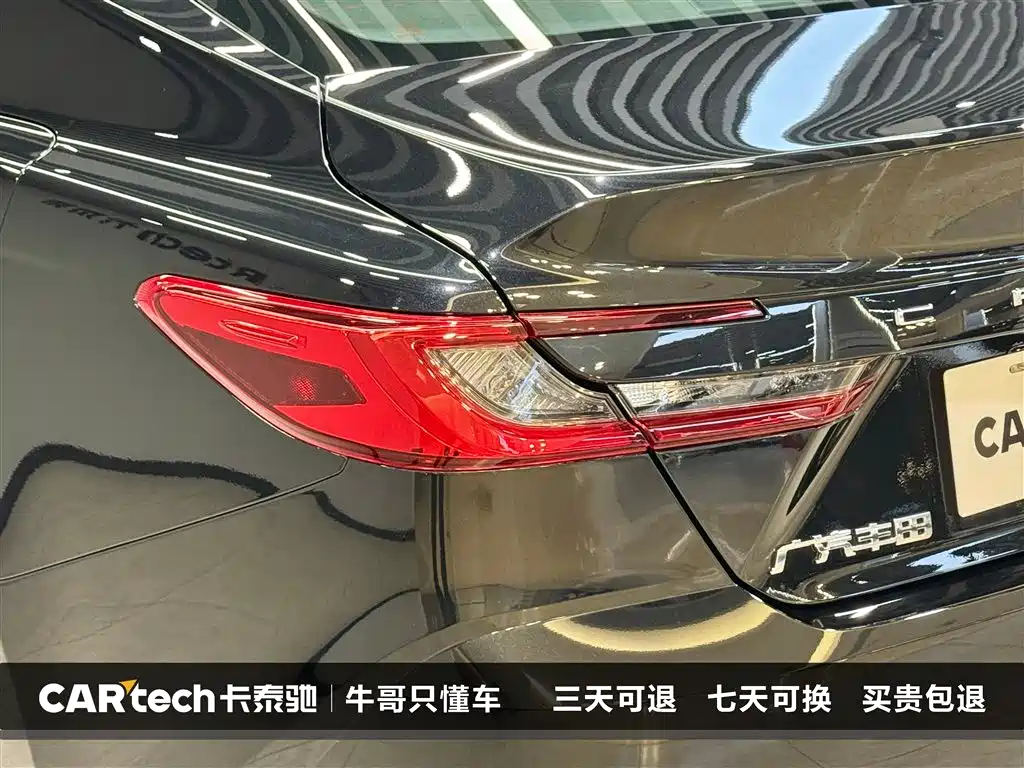 Toyota Camry 2026 Hybrid 2.0HGVP Luxury Edition фото 9