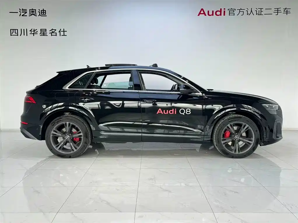 Audi Q8 2024 55 TFSI Luxury Sport фото 3
