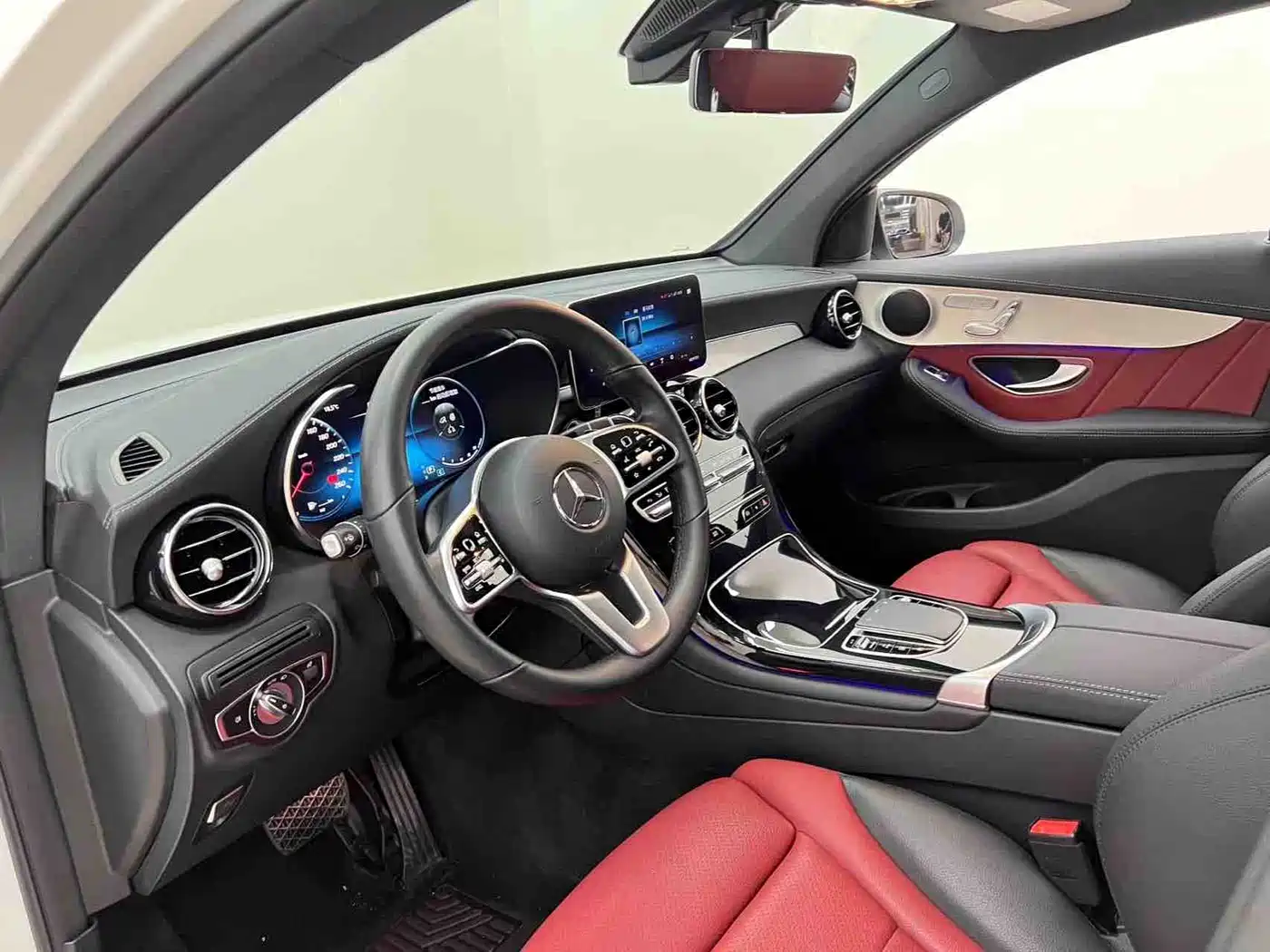 Mercedes-Benz GLC Coupe 2022 Facelift GLC 260 4MATIC Coupe SUV фото 9