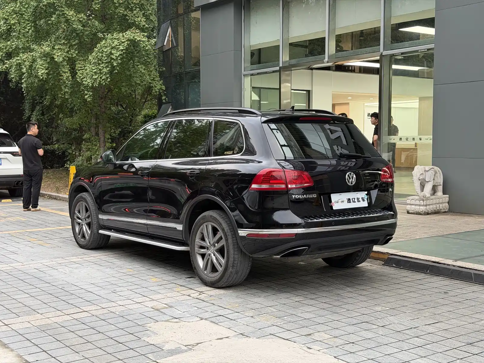 Фото 7 - Volkswagen Touareg