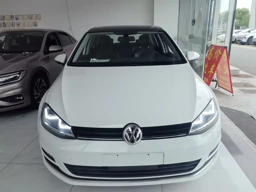 Volkswagen Golf 2016 230TSI Automatic Luxury фото 3