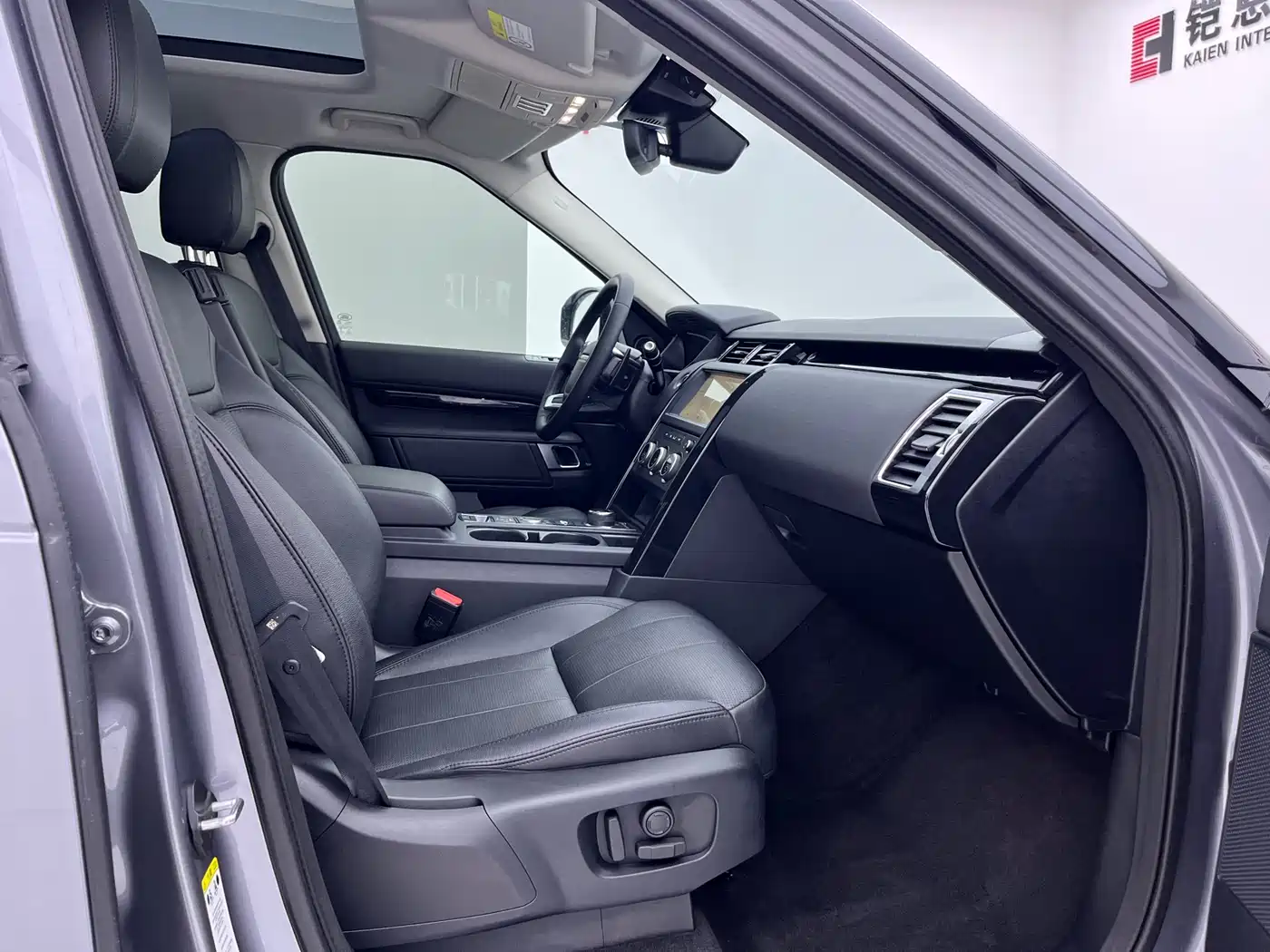 Land Rover Discovery 2020 3.0 SC V6 SE фото 12