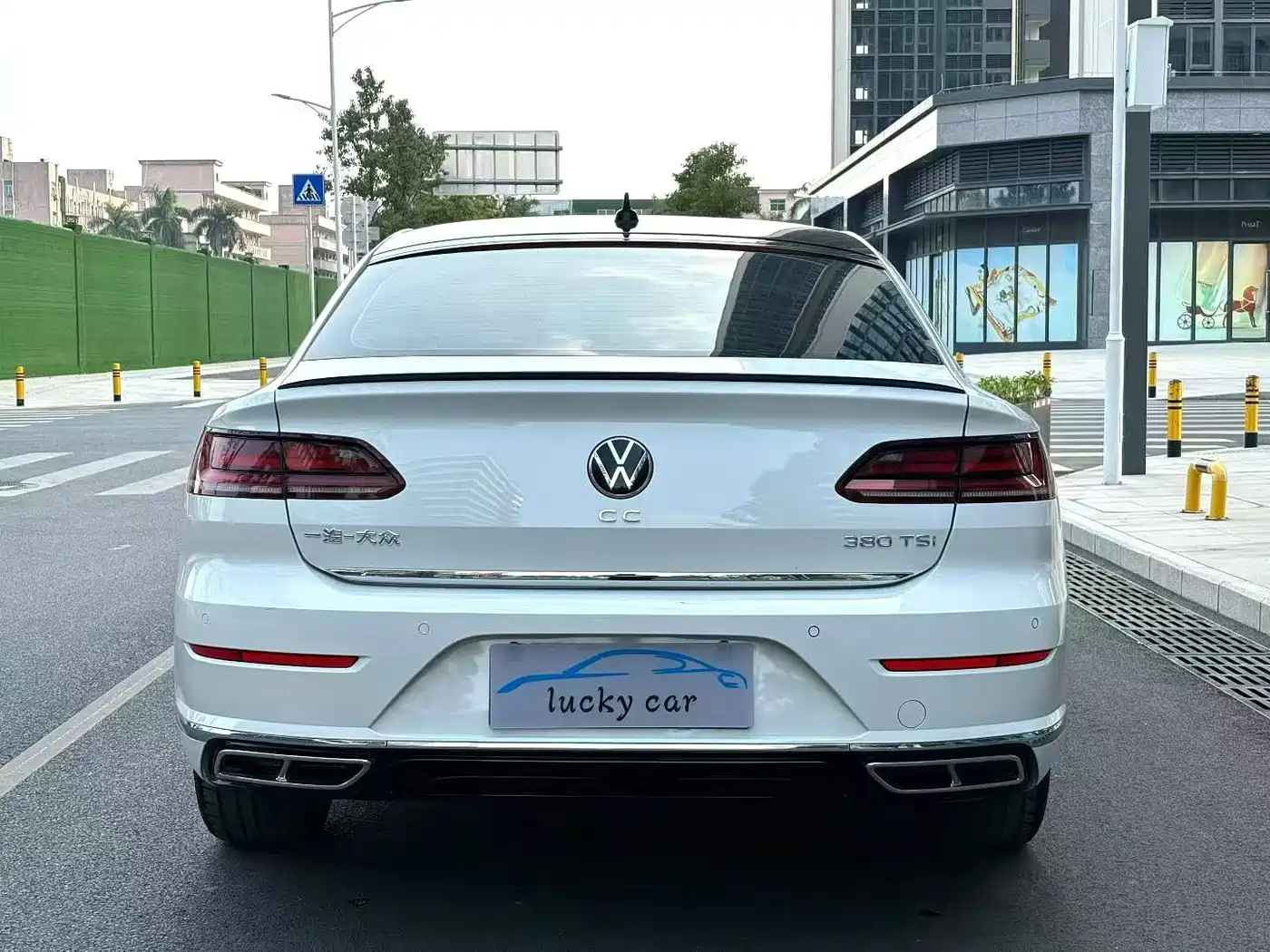 Volkswagen FAW-Volkswagen CC 2023 380TSI Eye-catching Edition фото 14