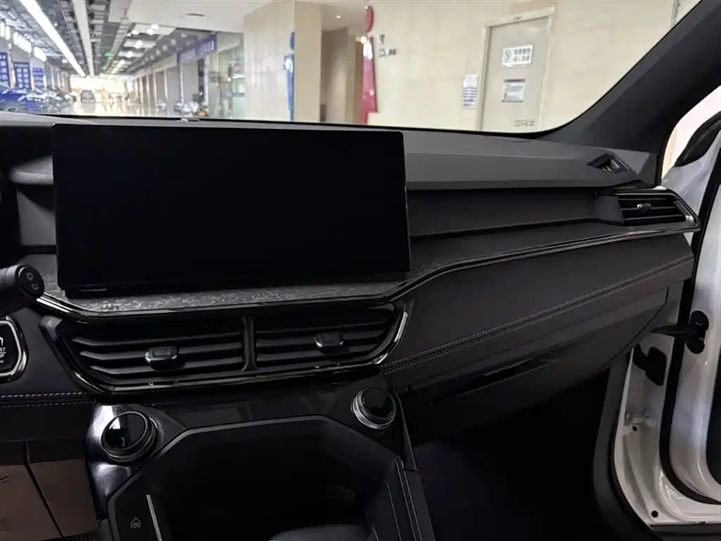Lynk & Co 06 2023 Remix 1.5T Power Pro фото 5