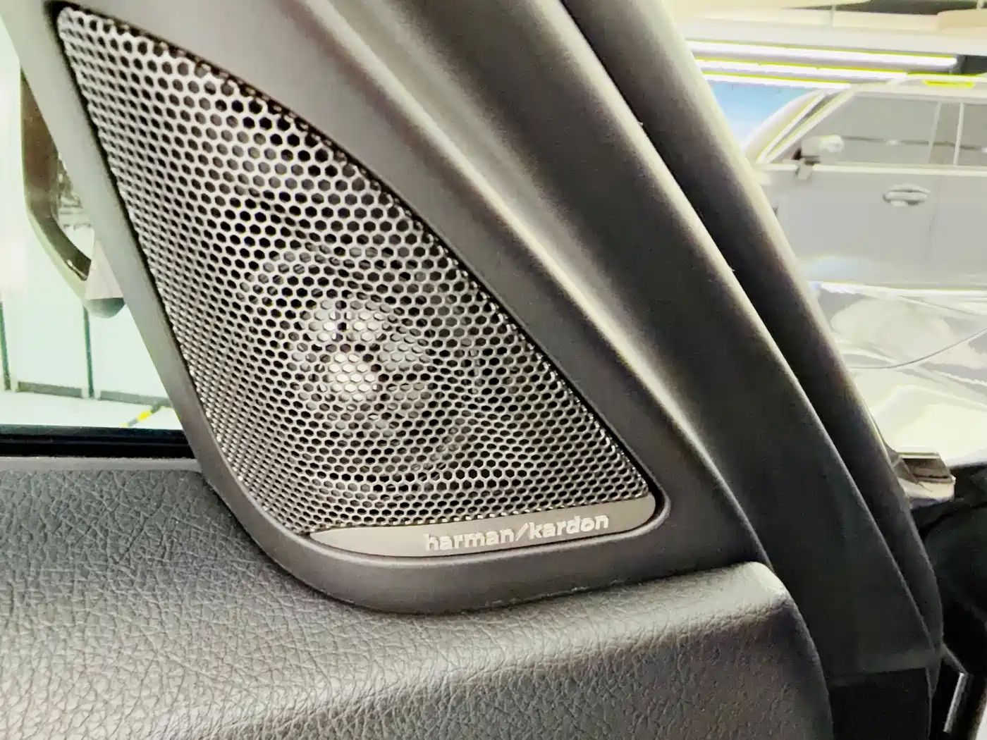 Photo 10 - BMW 3 Series