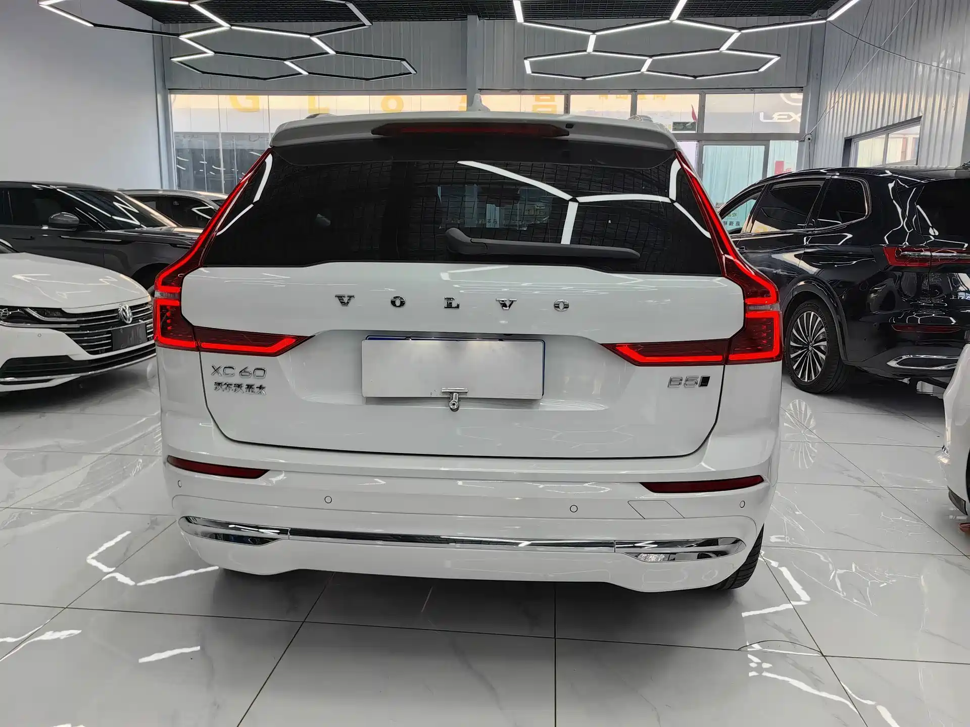 Photo 8 - Volvo XC60
