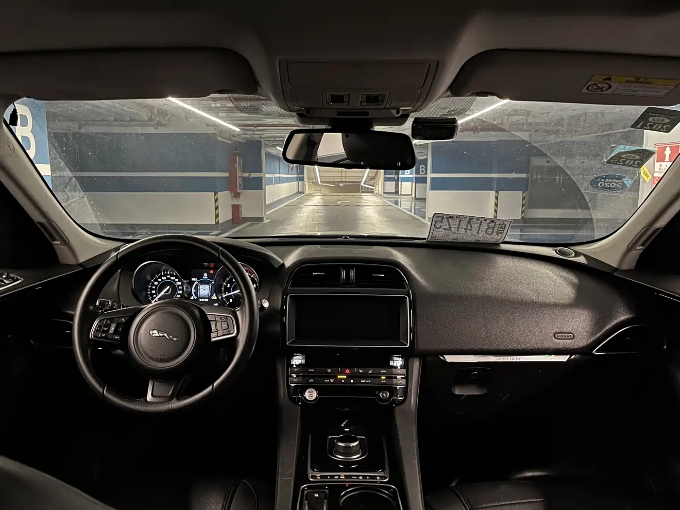 Jaguar F-PACE 2017 2016 2.0T FWD Urban Premium Edition