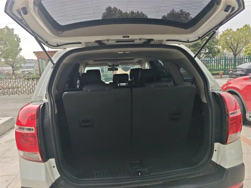Chevrolet Captiva 2017 2.4L 2WD Luxury Edition 7-Seater фото 18