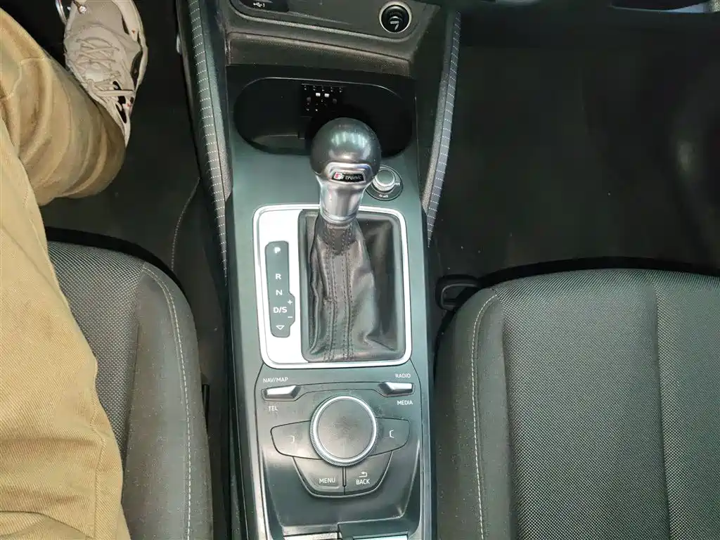 Audi Q2L 2018 35 TFSI Launch Exclusive Edition China V фото 10