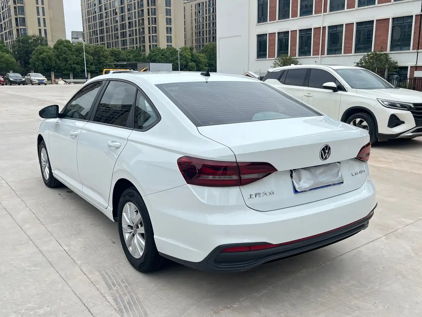 Volkswagen Lavida 2023 1.5L Auto Luxury Edition фото 6