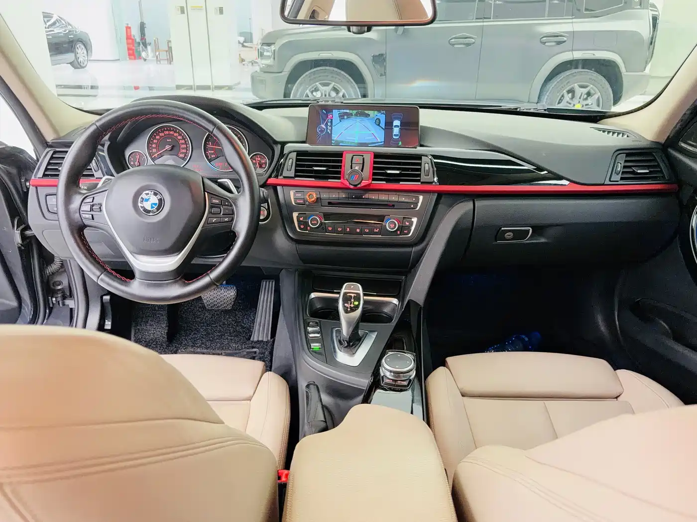 Photo 9 - BMW 3 Series