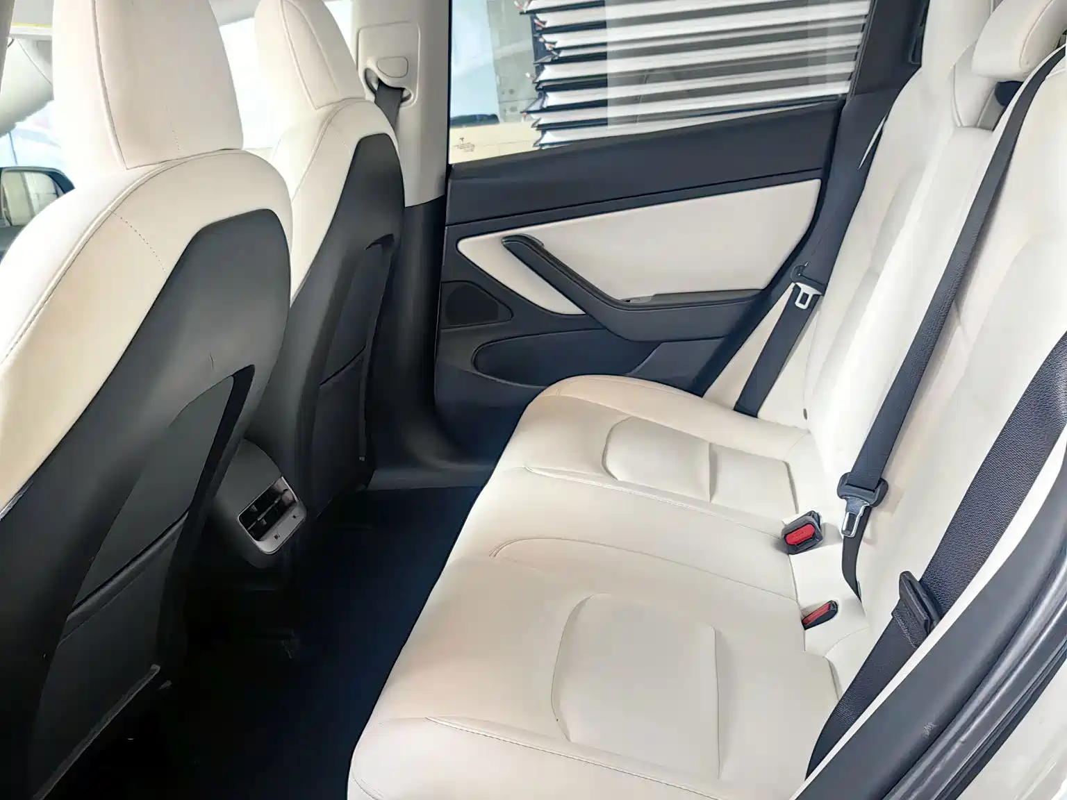 Photo 9 - Tesla Model 3 (Import)