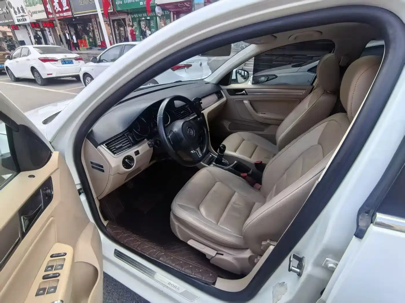 Volkswagen Bora 2015 Quality Edition 1.6L Manual Comfort фото 8