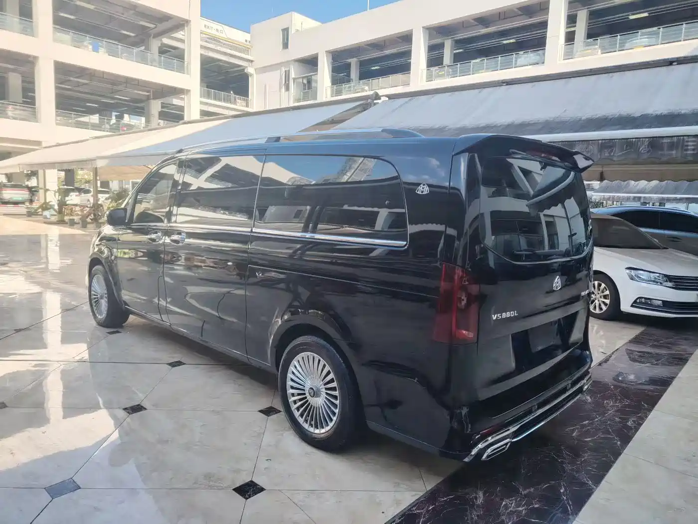 Mercedes-Benz Vito 2018 2.0T Business Edition China VI фото 4